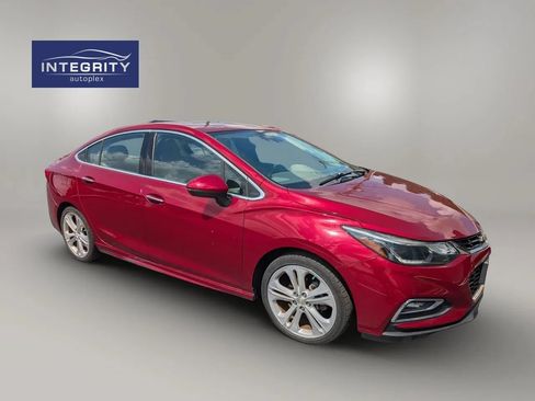 Used 2017 Chevrolet Cruze Premier FWD image 7
