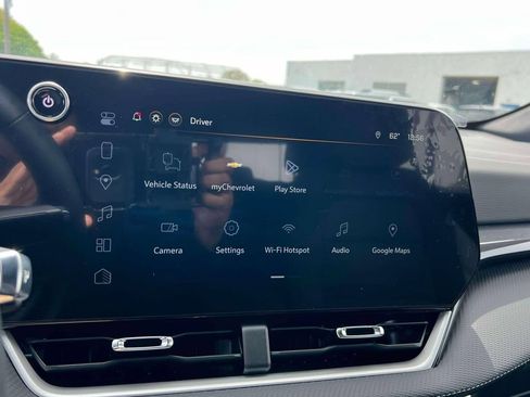 Used 2026 Chevrolet Equinox LT w/ Safety and Technology Package FWD image 28