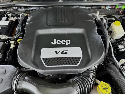 Used 2017 Jeep Wrangler Unlimited Sport image 36