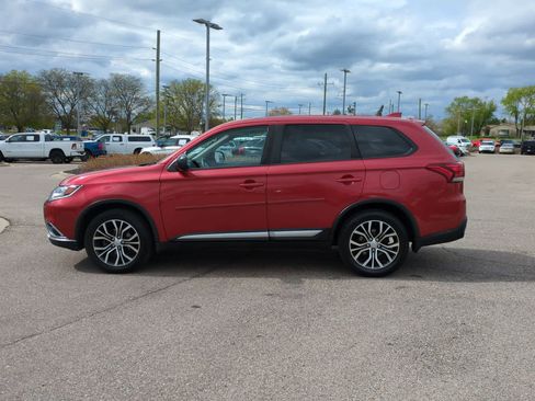 Used 2018 Mitsubishi Outlander ES AWD/4WD image 5