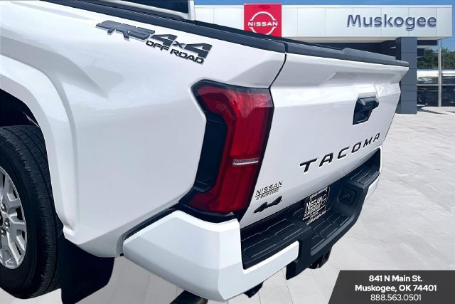 Used 2026 Toyota Tacoma SR5 AWD/4WD image 23