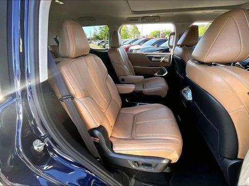 Used 2025 INFINITI QX80 Sensory AWD/4WD image 22