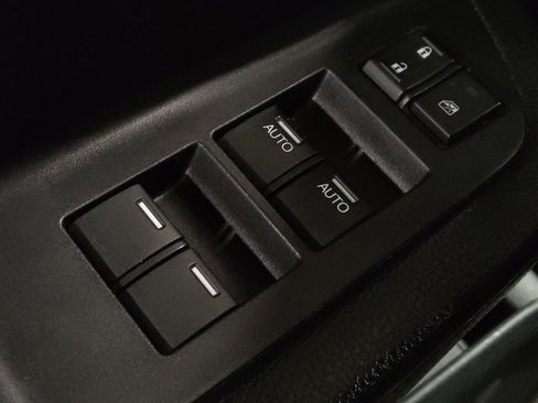 Used 2018 Honda Pilot Touring image 27