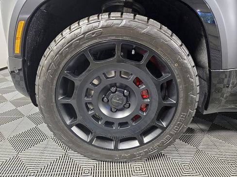 New 2026 Land Rover Defender 130 X-Dynamic SE AWD/4WD image 9