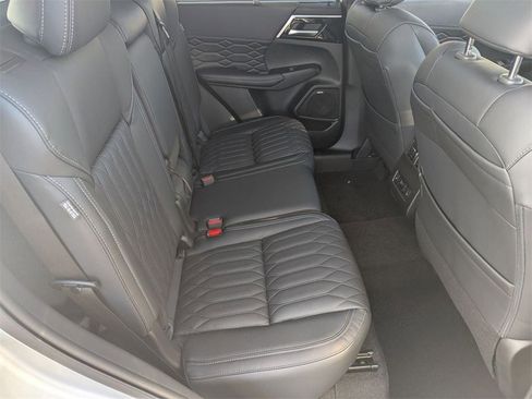 New 2026 Mitsubishi Outlander SEL image 31