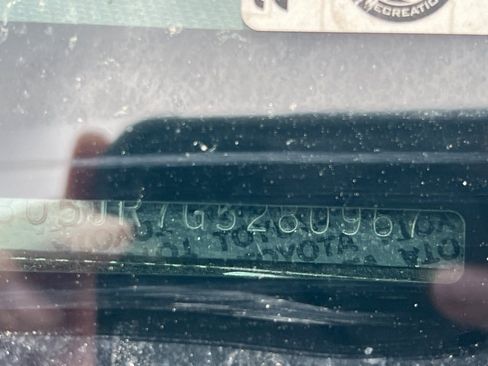 Used 2016 Toyota 4Runner SR5 image 3