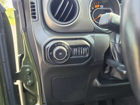 Used 2022 Jeep Wrangler Unlimited Sport AWD/4WD image 14