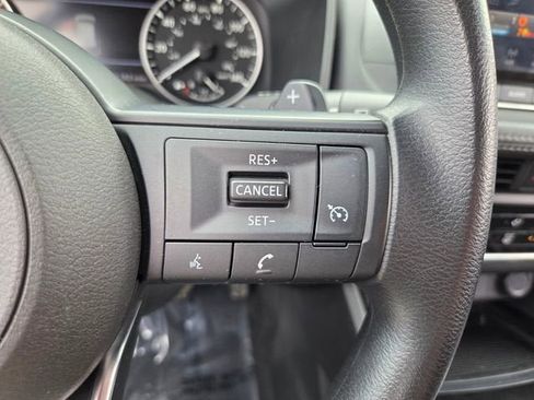 Used 2023 Nissan Rogue S FWD image 31