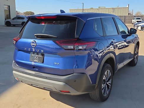 Used 2023 Nissan Rogue SV image 5