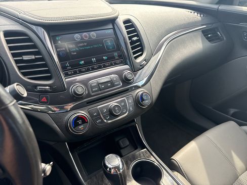 Used 2014 Chevrolet Impala LT FWD image 20