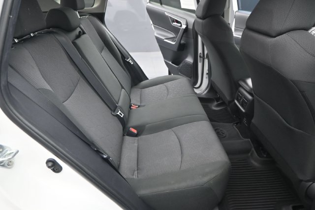 Used 2024 Toyota RAV4 XLE FWD image 14