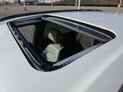 Used 2024 Honda CR-V Sport Touring image 4