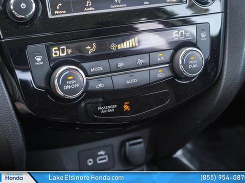 Used 2021 Nissan Rogue Sport SV AWD/4WD image 25
