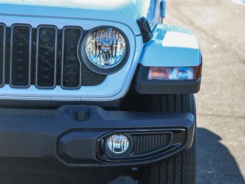 New 2025 Jeep Gladiator Sport image 7