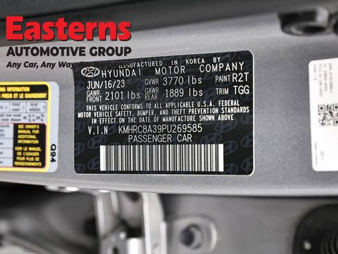 Used 2023 Hyundai Venue SEL image 36