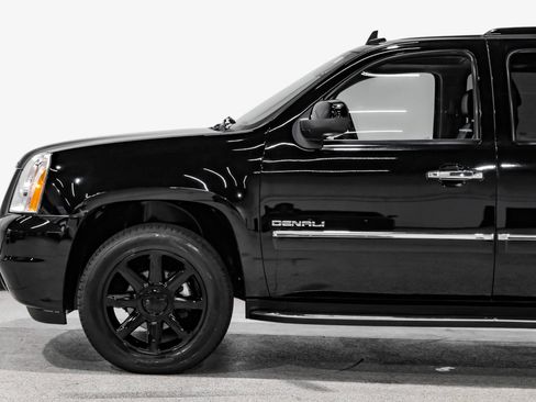 Used 2013 GMC Yukon Denali image 12