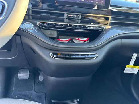 New 2025 FIAT 500 e image 11