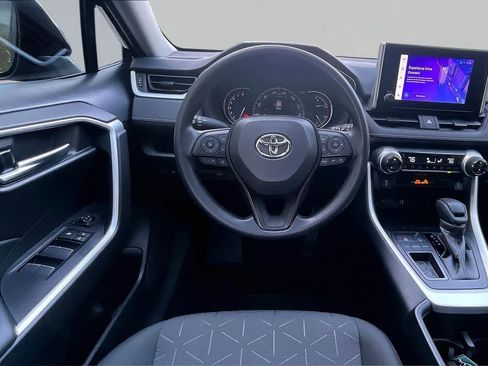 Used 2023 Toyota RAV4 XLE w/ Convenience Package FWD image 6