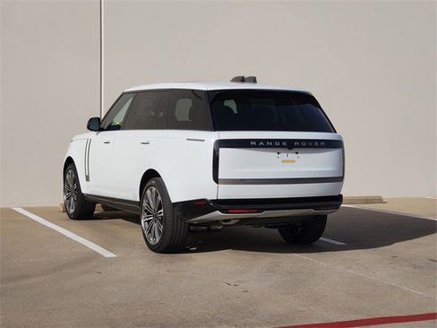 New 2026 Land Rover Range Rover Long Wheelbase SE image 3