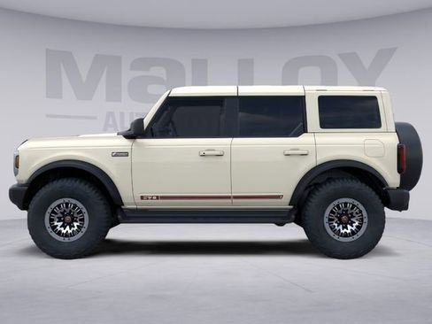 New 2026 Ford Bronco Outer Banks w/ Sasquatch Package AWD/4WD image 3
