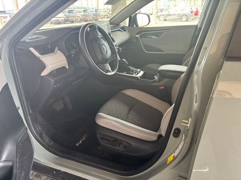 Used 2023 Toyota RAV4 XLE w/ Convenience Package FWD image 7