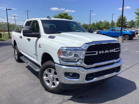 Used 2024 RAM 2500 Big Horn AWD/4WD image 9