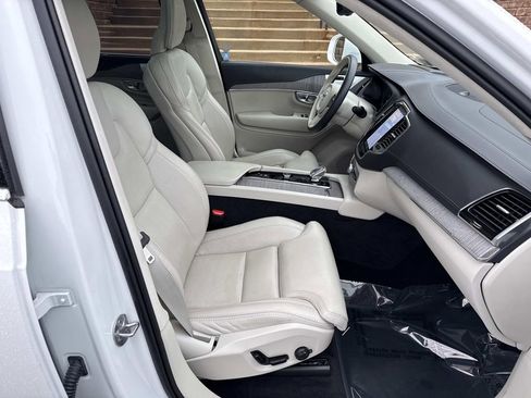 Used 2024 Volvo XC90 T8 Ultimate w/ Lounge Package image 11