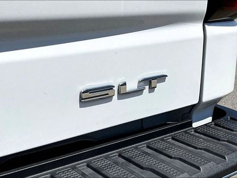 Used 2025 GMC Sierra 1500 SLT AWD/4WD image 27