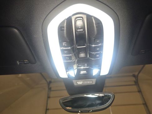Used 2018 Porsche Macan GTS AWD/4WD image 14