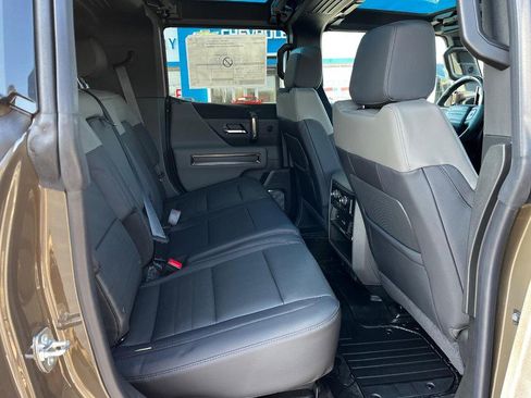 New 2025 GMC Hummer EV 3X image 4