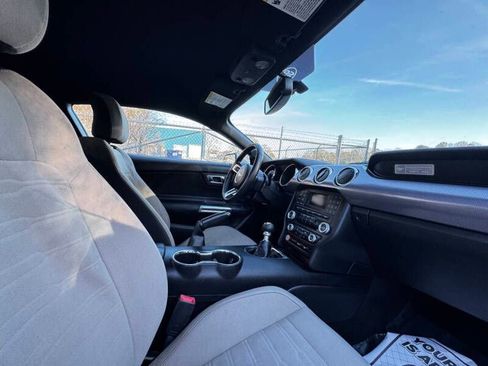 Used 2016 Ford Mustang Coupe RWD image 12