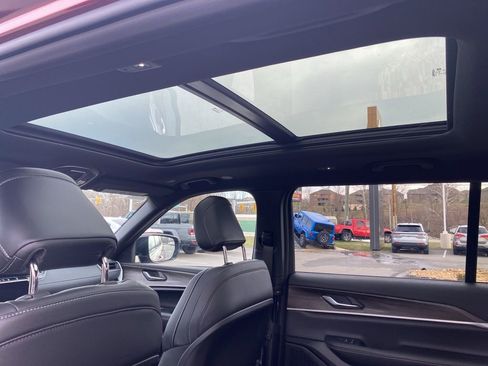 New 2025 Jeep Grand Cherokee L Limited w/ Black Appearance Package image 26