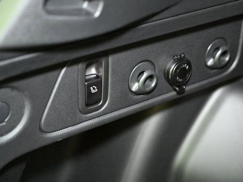 Used 2025 Subaru Forester Limited image 60