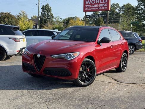 Used 2021 Alfa Romeo Stelvio Ti w/ Premium Package AWD/4WD image 5