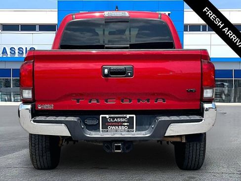 Used 2019 Toyota Tacoma TRD Off-Road AWD/4WD image 4
