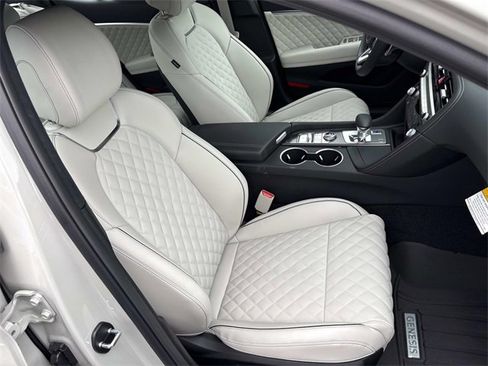 Used 2025 Genesis G70 3.3T Advanced w/ Sport Prestige Package image 28