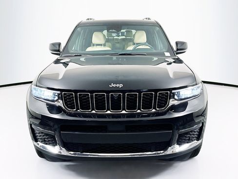 Used 2023 Jeep Grand Cherokee L Limited w/ Luxury Tech Group II image 2