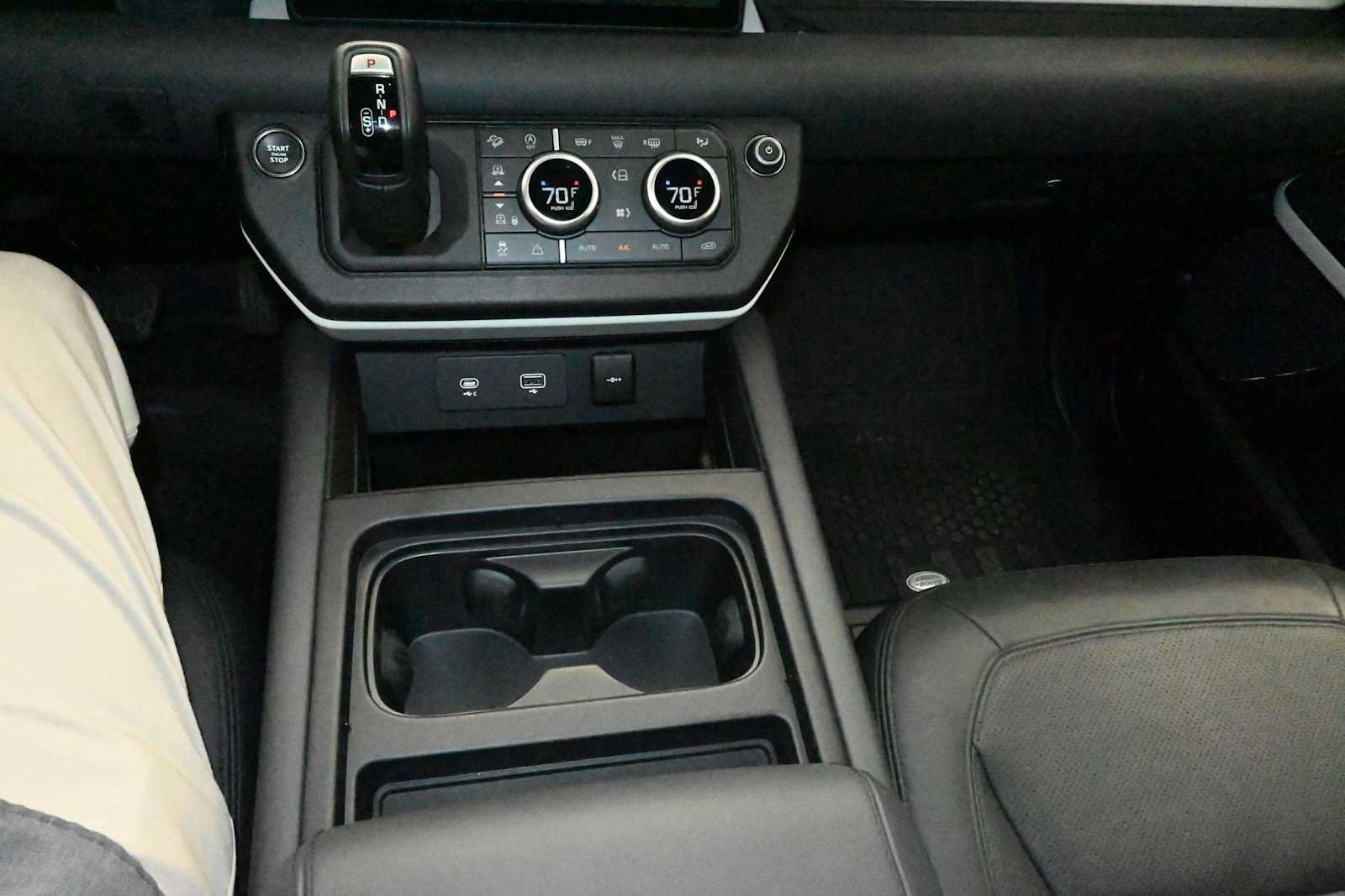 Used 2023 Land Rover Defender 110 SE AWD/4WD image 25