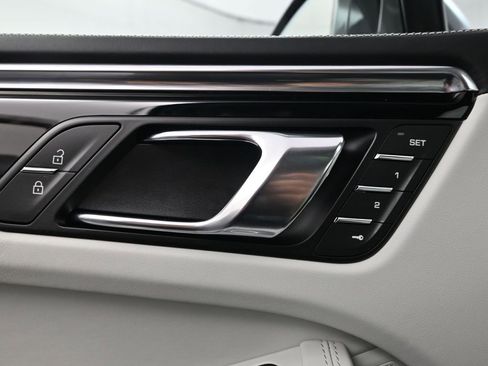 Certified 2026 Porsche Macan Turbo image 18