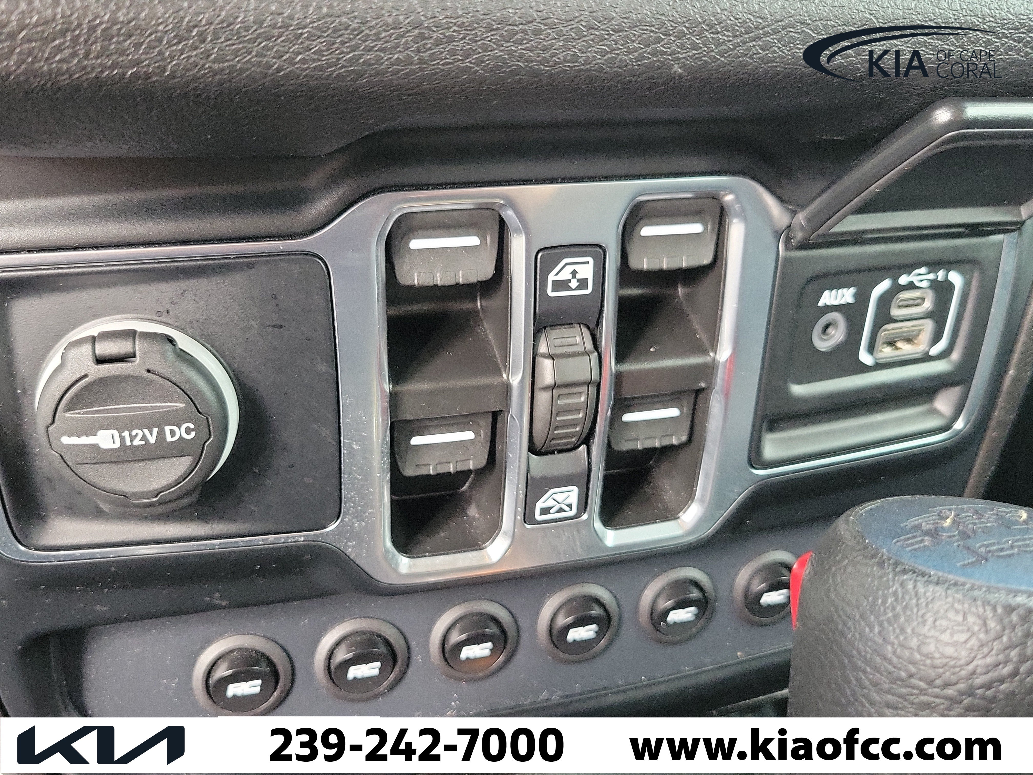 Used 2024 Jeep Gladiator Sport AWD/4WD image 28