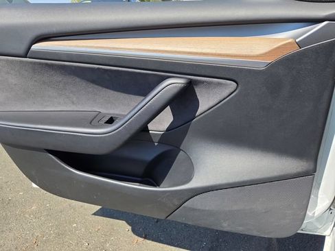 Used 2023 Tesla Model 3 Standard Range RWD image 19