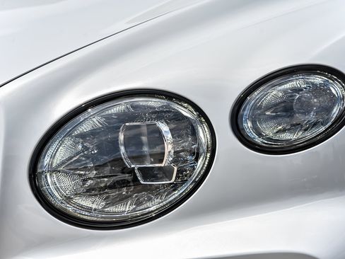 Certified 2022 Bentley Bentayga AWD/4WD image 7