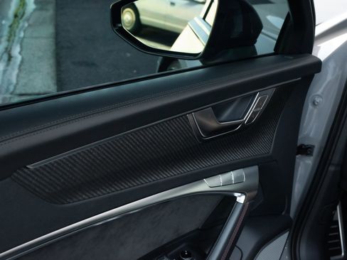 Used 2021 Audi RS 6 image 21