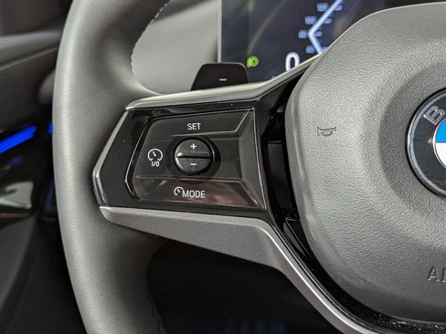 Used 2025 BMW 530i xDrive AWD/4WD image 32