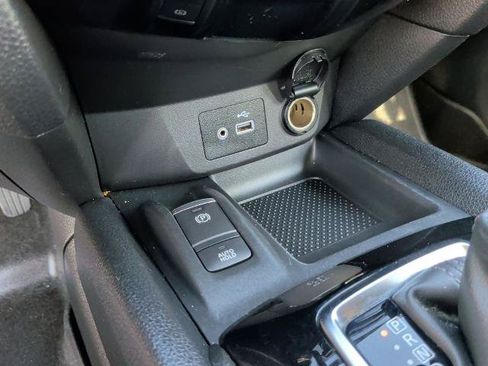 Used 2021 Nissan Rogue Sport SL FWD image 29
