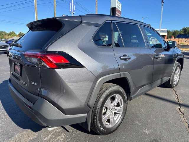 Used 2025 Toyota RAV4 XLE w/ Convenience Package FWD image 5