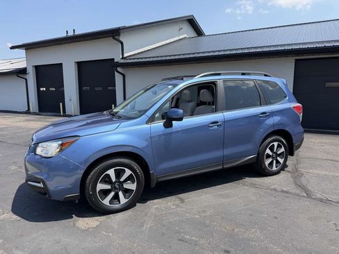 Used 2018 Subaru Forester 2.5i Premium AWD/4WD image 2