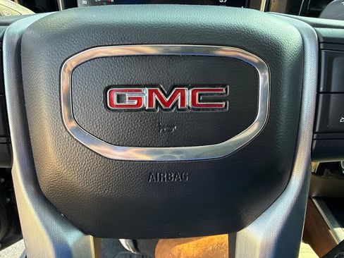 Used 2023 GMC Sierra 1500 SLT AWD/4WD image 27