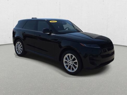 Used 2025 Land Rover Range Rover Sport SE AWD/4WD image 3