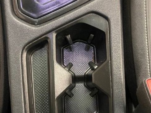 Used 2023 Volkswagen Tiguan SE w/ Panoramic Sunroof Package image 28